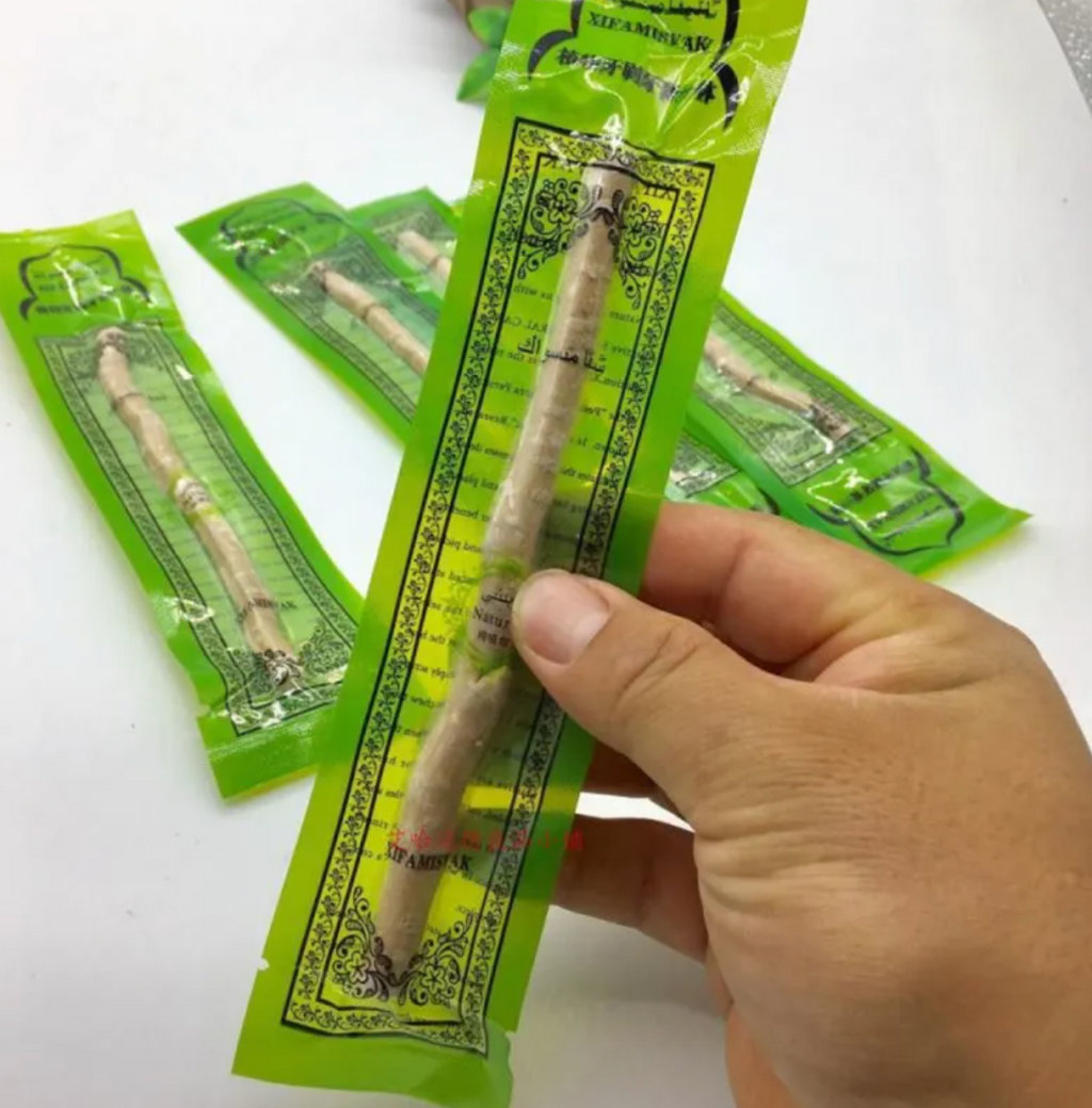 Natural Miswak Tooth Cleaning Stick – Traditional Herbal Teeth Cleaner (15cm)